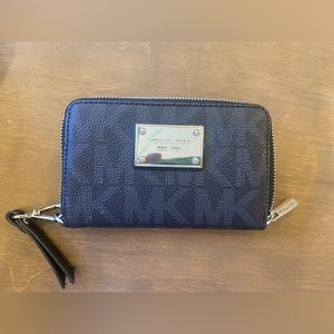 Michael Kors mini wallet